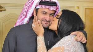 مبارك الهاجري يفاجئ أحلام الشامسي باحتفال مميز بعيد زواجهما الـ22